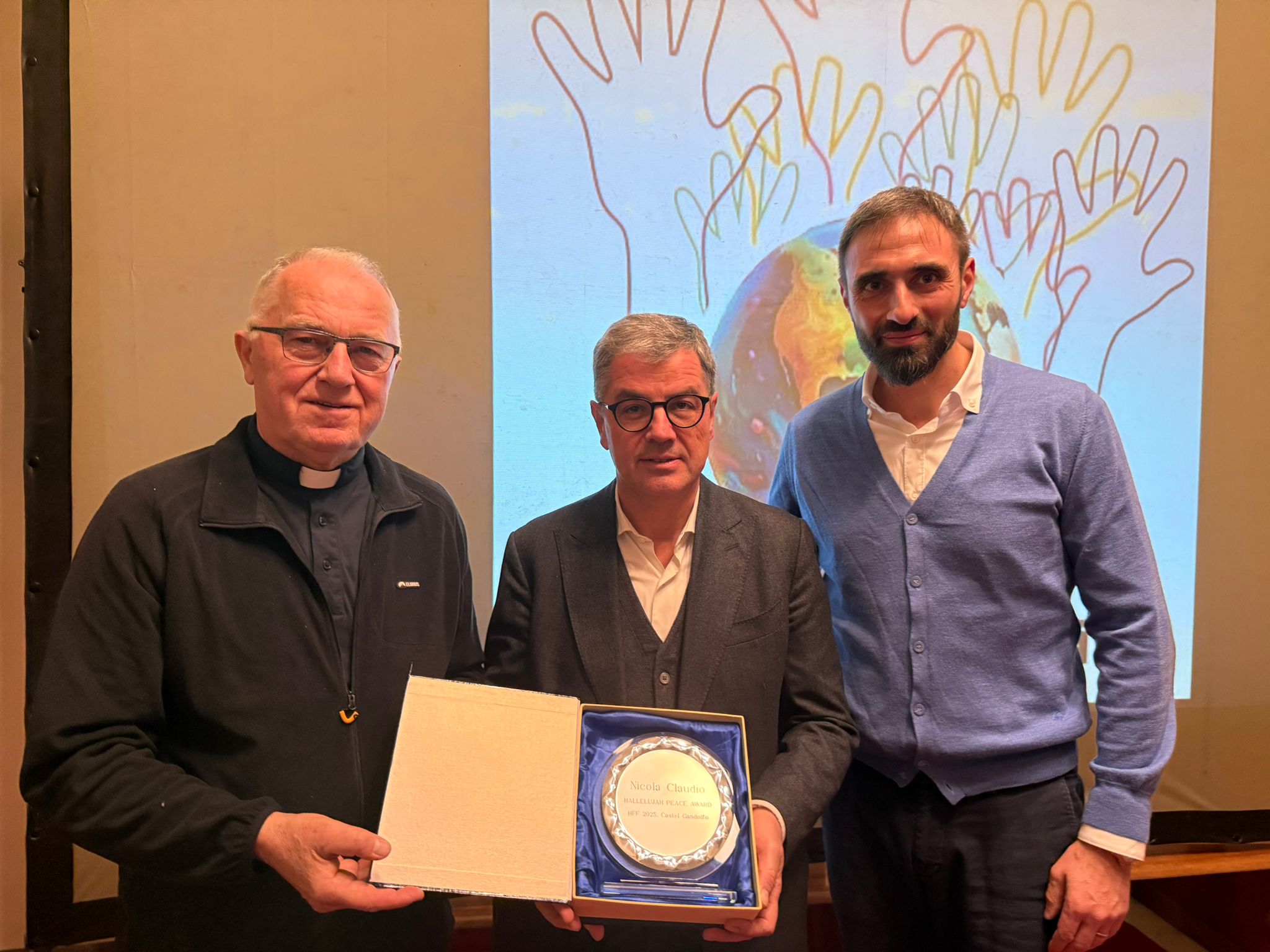 Il presidente di Rai Cinema Nicola Claudio premiato all’HFF 2025 per i 25 anni del servizio pubblico sul grande schermo